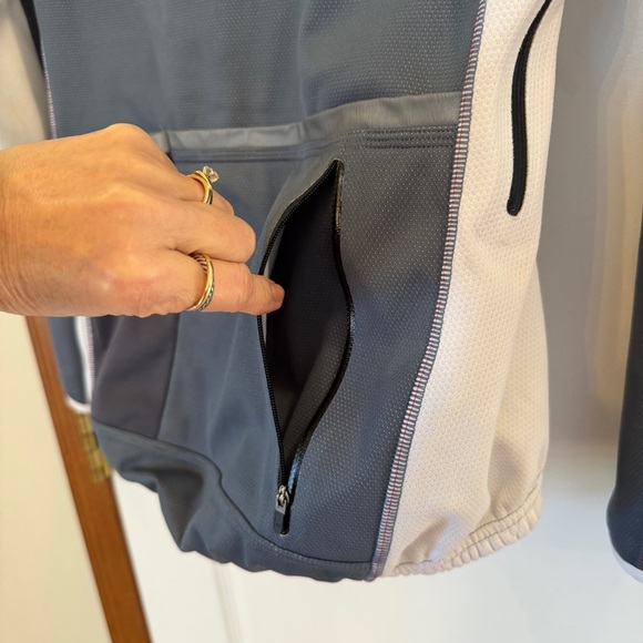 Endura Womens XS Gray and White Fleece Lined Cycling Jacket - Picture 14 of 14
